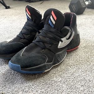 Basketball shoes. Harden Vol 4 Adidas